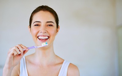 Curing Gum Disease: Symptoms, Causes, Prevention, and Treatment Options