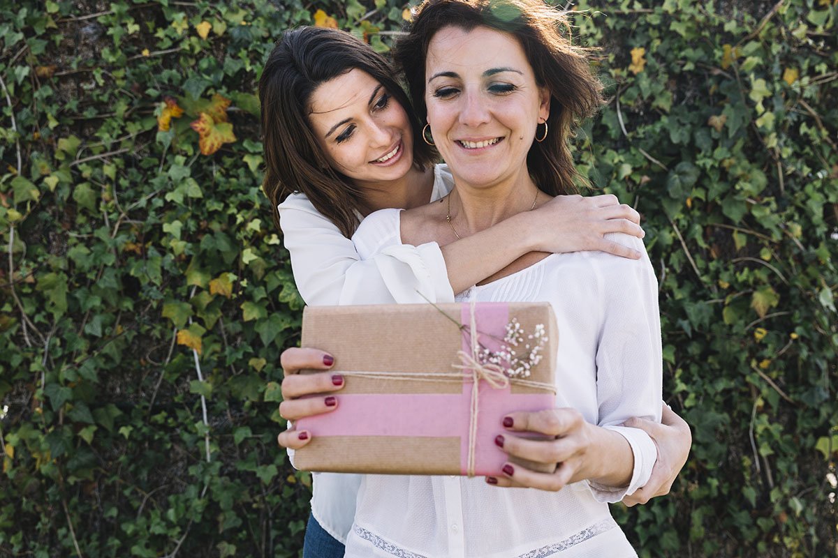 Top 3 Unique Ideas for Mother’s Day That’ll Put a Big Smile on Her Face