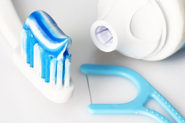 Top 4 Amazing Benefits of Brushing & Flossing
